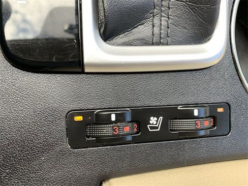 Used 2019 Toyota Highlander Limited Platinum image 28