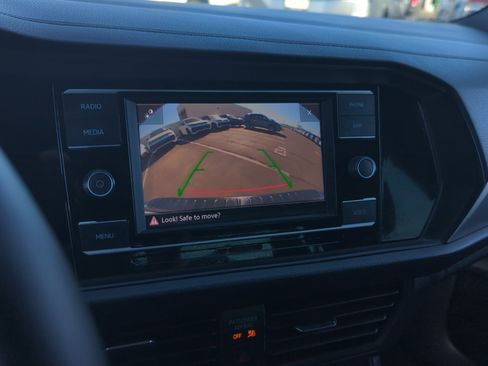 Certified 2024 Volkswagen Jetta Sport image 27