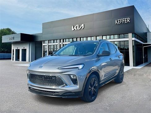 Used 2025 Buick Encore GX Sport Touring w/ Black Roof Package image 4