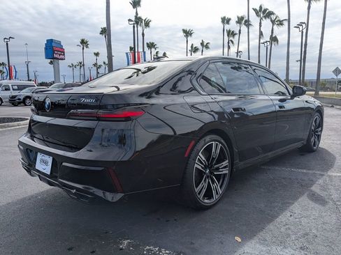 Used 2025 BMW 760i xDrive w/ Executive Package image 4