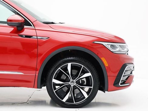 Used 2024 Volkswagen Tiguan SEL R-Line image 3