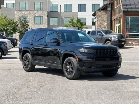 Used 2024 Jeep Grand Cherokee L Laredo AWD/4WD image 1