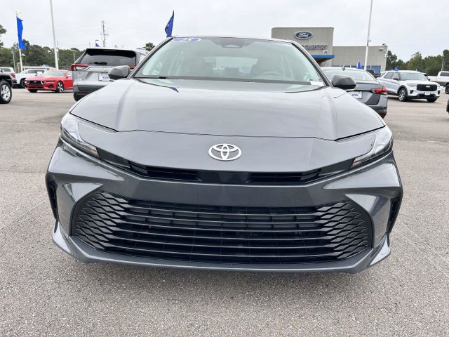 Used 2025 Toyota Camry LE FWD image 12