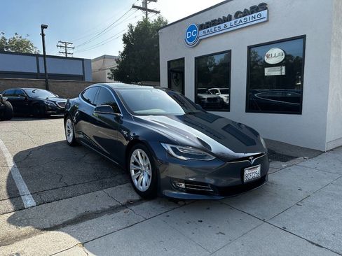 Used 2017 Tesla Model S 75D image 2