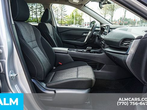 Used 2025 Nissan Rogue SV image 22