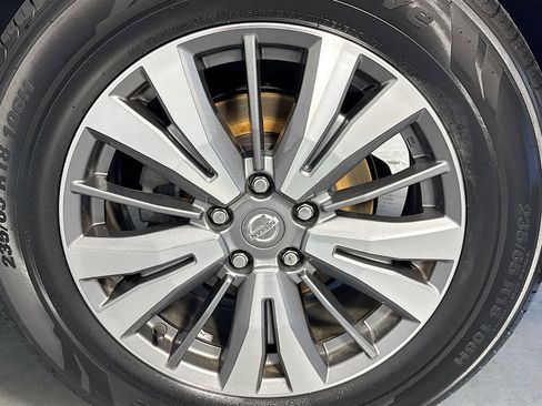 Used 2020 Nissan Pathfinder SV image 32