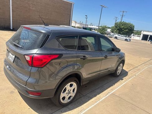 Used 2019 Ford Escape S FWD image 4