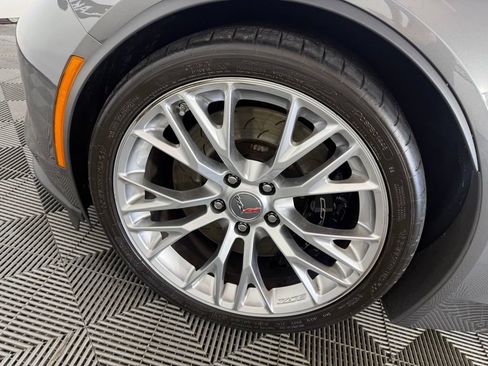 Used 2015 Chevrolet Corvette Z06 w/ 3LZ Preferred Equipment Group RWD image 13