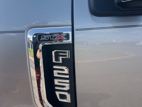Used 2021 Ford F250 XL w/ STX Appearance Package AWD/4WD image 8