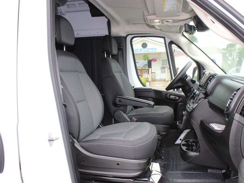 Used 2024 RAM ProMaster 3500 w/ Safety Group FWD image 17