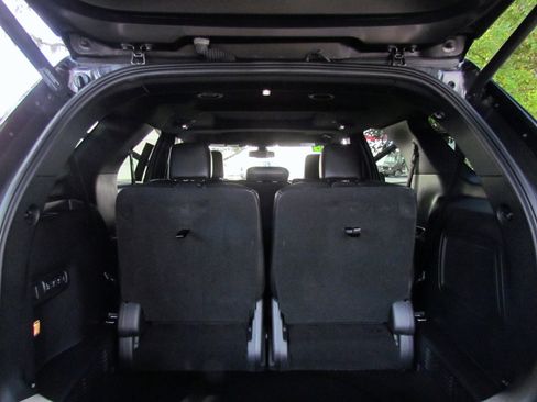 Used 2018 Ford Explorer Limited w/ Equipment Group 301A image 28