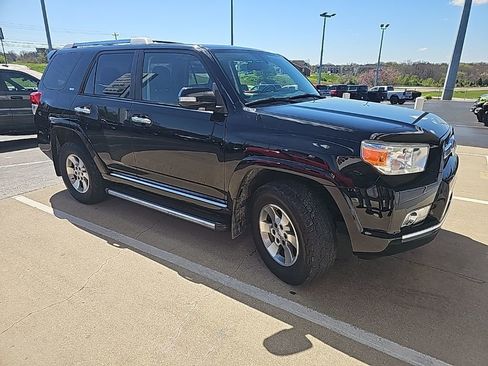 Used 2013 Toyota 4Runner SR5 w/ Premium Pkg w/3rd Row Seat image 3