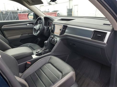 Used 2022 Volkswagen Atlas SEL Premium image 29