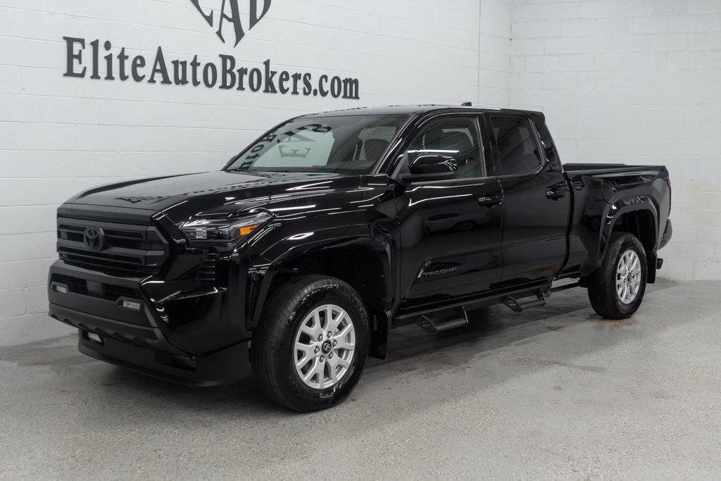 Used 2025 Toyota Tacoma SR5 AWD/4WD image 28