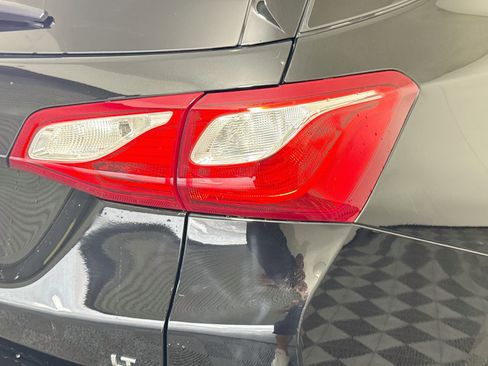 Used 2020 Chevrolet Equinox LT FWD image 34