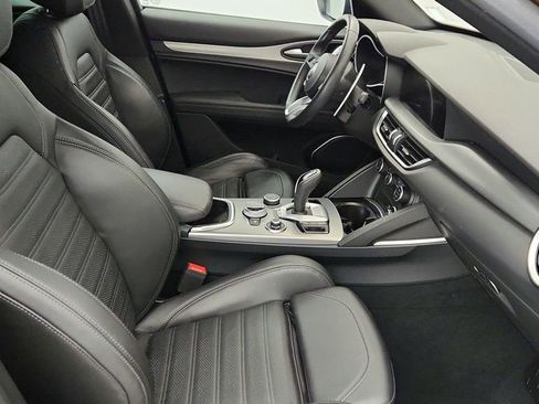 Used 2023 Alfa Romeo Stelvio Veloce image 24