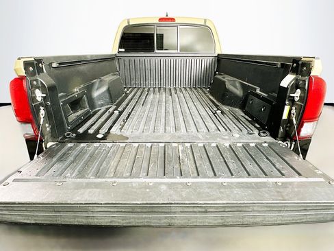 Used 2018 Toyota Tacoma SR5 image 25