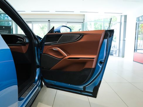 Used 2025 Ferrari Purosangue image 36