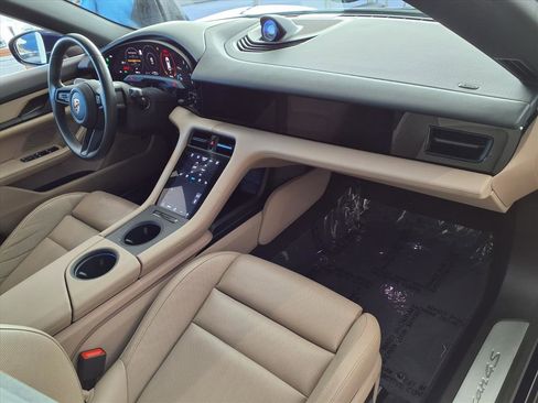 Used 2024 Porsche Taycan 4S image 22