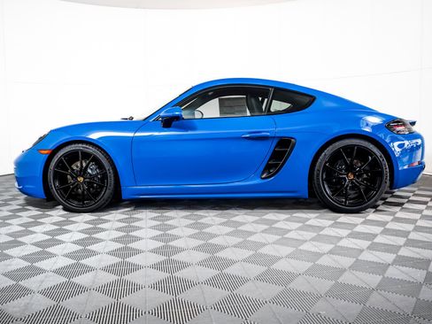 Used 2025 Porsche 718 Cayman image 2