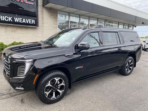 Certified 2025 GMC Yukon XL AT4 w/ AT4 Premium Plus Package AWD/4WD image 2