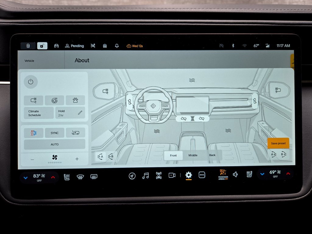 Used 2025 Rivian R1S Adventure Dual AWD/4WD image 19