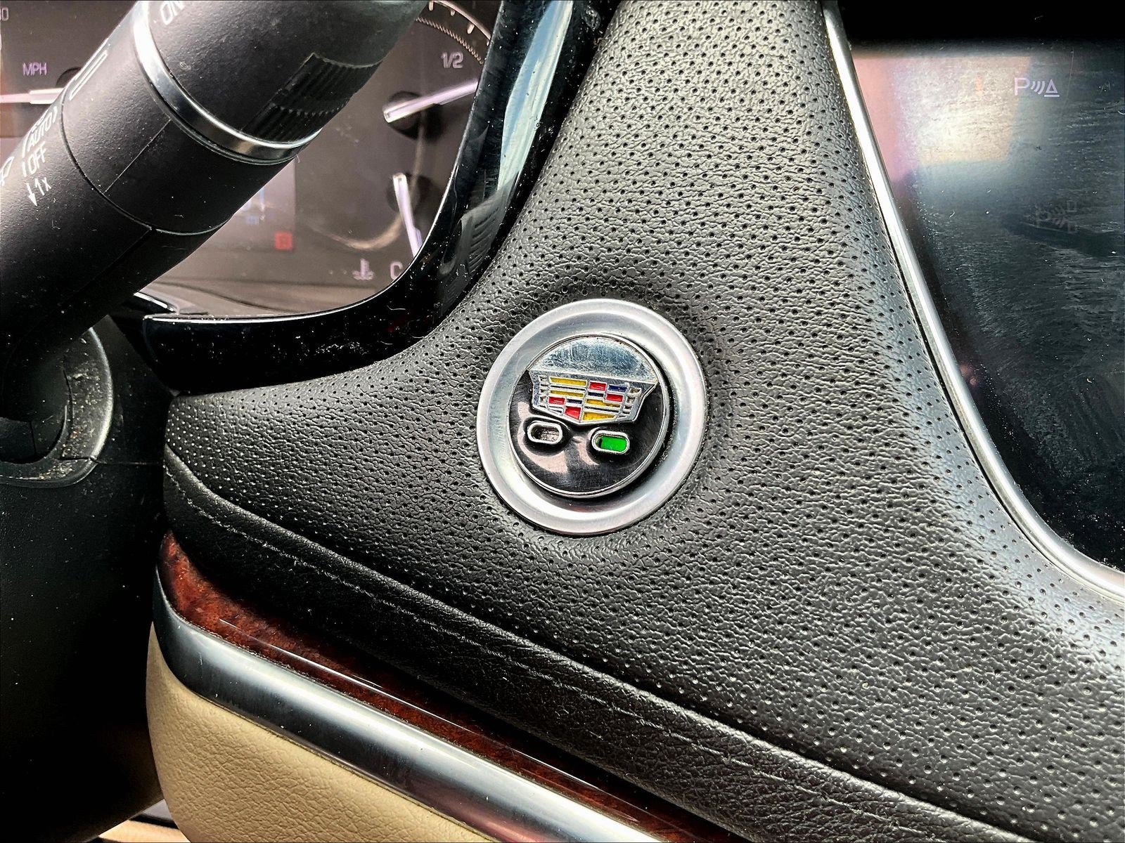 Used 2018 Cadillac XT5 Luxury FWD image 16
