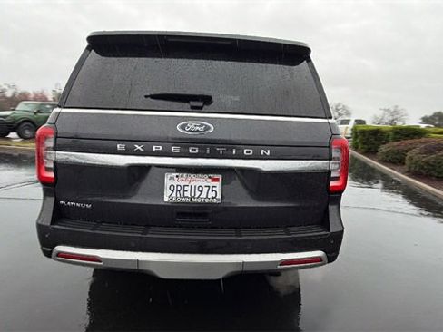 Used 2024 Ford Expedition Platinum image 5