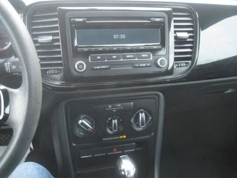 Used 2014 Volkswagen Beetle 1.8T image 13