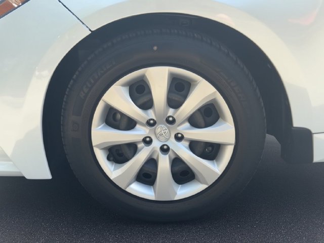 Used 2024 Toyota Corolla LE FWD image 12