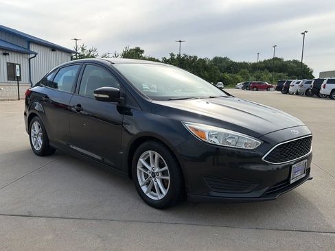 Used 2015 Ford Focus SE FWD image 26