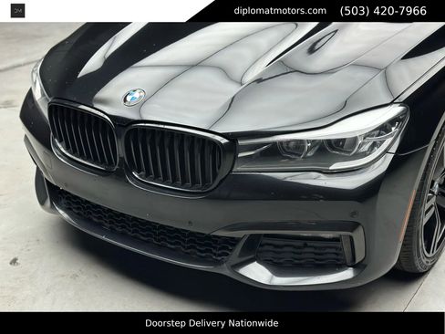 Used 2018 BMW 740i image 15