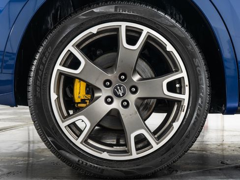 Used 2022 Maserati Levante GT image 42