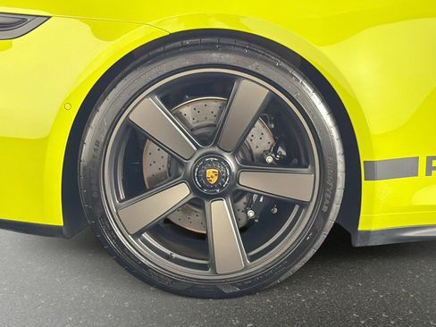 Used 2026 Porsche 911 GTS image 17