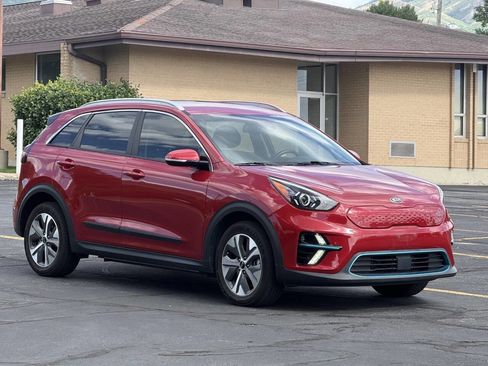 Used 2020 Kia Niro EX FWD image 3