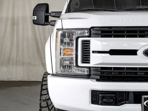 Used 2017 Ford F250 XL w/ Power Equipment Group image 38