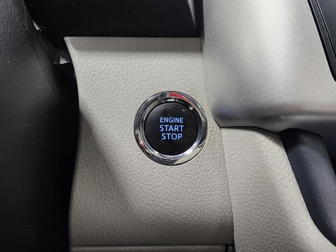 Used 2018 Toyota Highlander Limited Platinum image 9