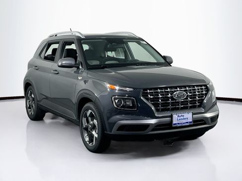 Used 2023 Hyundai Venue SEL w/ Cargo Package FWD image 3