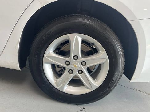 Used 2024 Chevrolet Malibu LT FWD image 15