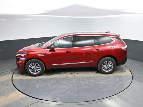 Used 2024 Buick Enclave Premium image 16
