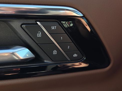 Used 2025 Chevrolet Tahoe High Country image 34