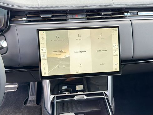 New 2025 Land Rover Range Rover SE image 31