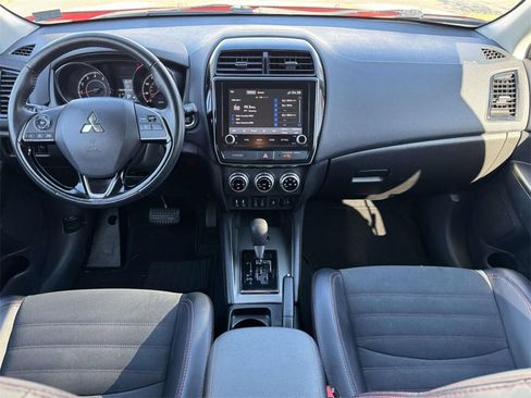 Used 2024 Mitsubishi Outlander Sport ES image 2