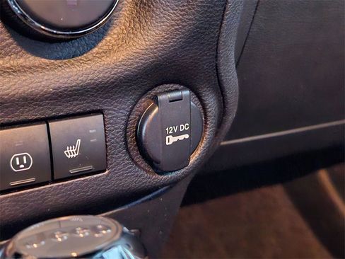 Certified 2017 Jeep Wrangler Unlimited Rubicon image 31