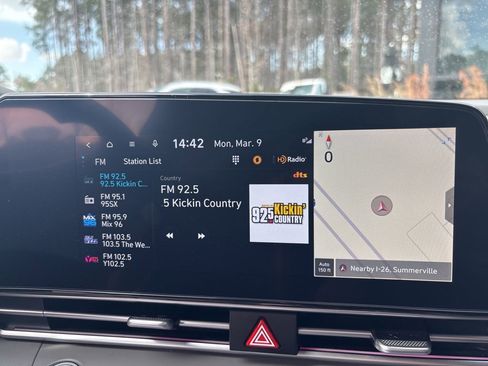 Used 2024 Hyundai Elantra SEL image 32