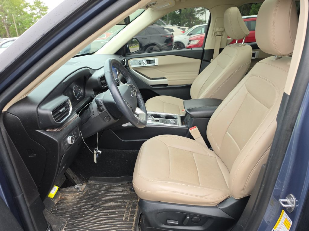 Used 2021 Ford Explorer Limited w/ Equipment Group 301A AWD/4WD image 5
