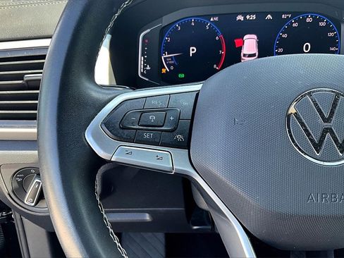 Used 2021 Volkswagen Atlas Cross Sport SEL Premium image 17