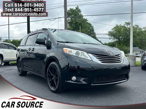 Used 2013 Toyota Sienna XLE AWD/4WD image 3