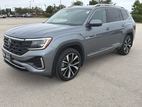Certified 2024 Volkswagen Atlas SEL Premium R-Line AWD/4WD image 3