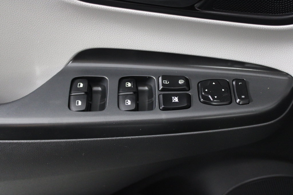 Used 2023 Hyundai Kona SEL FWD image 21